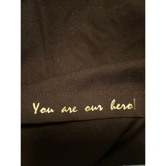 VGUC Helping Hands Black Scrub Top Pockets 3% Spandex Size Medium - Picture 5 of 8